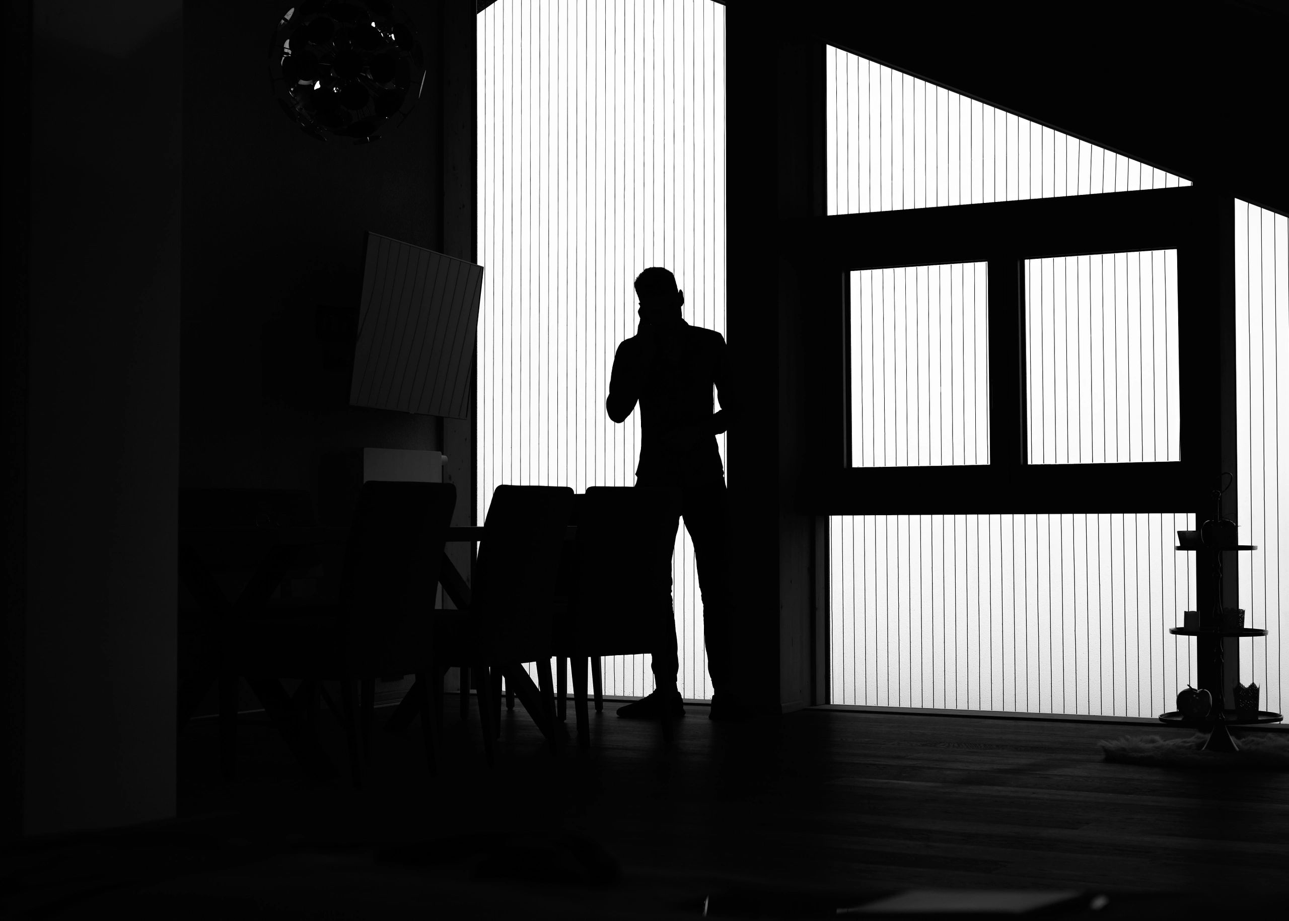 What to Expect From a Discreet Boudoir Session in Lawrence, KS